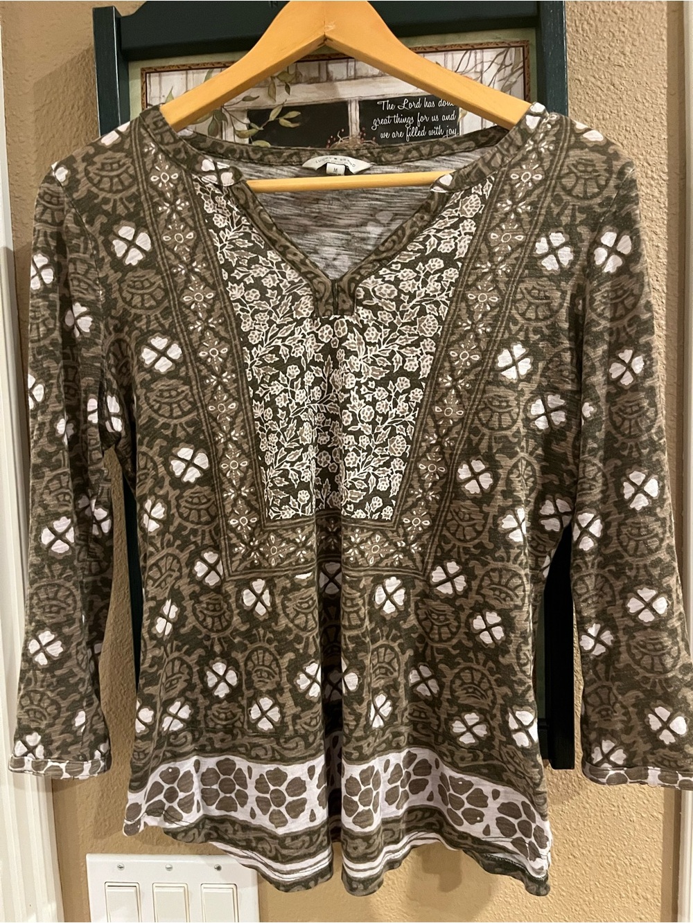 Lucky Brand Top Sz M Boho Floral V Neck Long Sleeve Green White